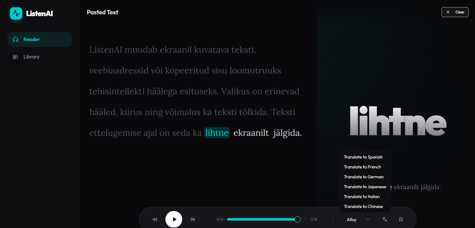 ListenAI lugemisvaade esiletõstetud sõna, helimängija ja avatud tõlkevalikuga.